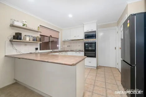 Property photo of 10 Armadale Drive Narre Warren VIC 3805