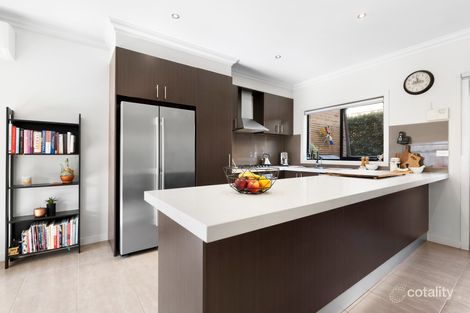 Property photo of 1 Seddon Place Caroline Springs VIC 3023