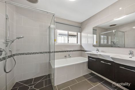 Property photo of 20 Alma Doepel Drive Altona Meadows VIC 3028