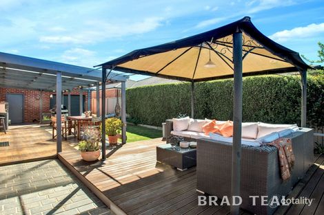 Property photo of 9 Glen Drouitt Drive Caroline Springs VIC 3023