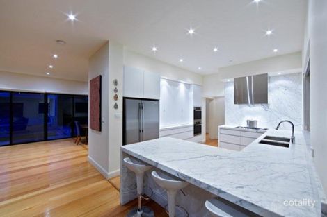 Property photo of 71 Lumeah Road Caulfield North VIC 3161
