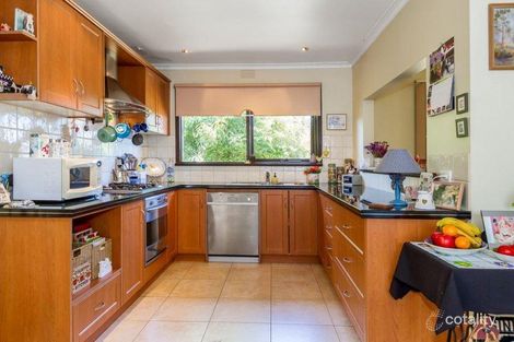 Property photo of 9 Windella Crescent Glen Waverley VIC 3150