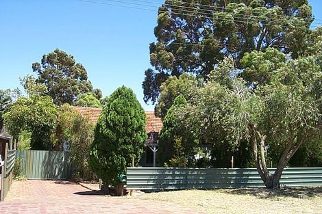 17 Wungong Rd, Armadale, WA 6112