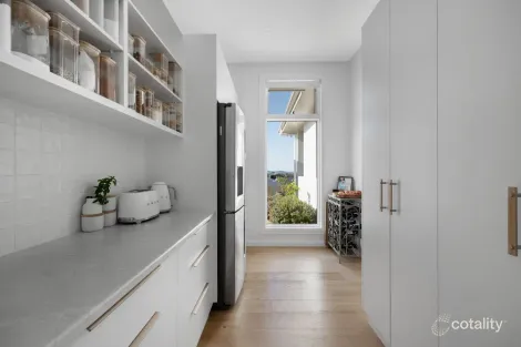 Property photo of 14 Wake Drive Lloyd NSW 2650