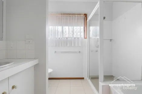 Property photo of 5 Dollar Avenue Horsham VIC 3400