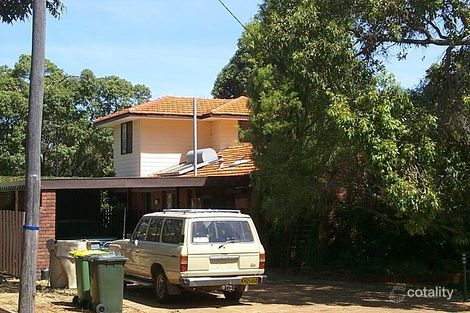 4 Waterloo Cres, Lesmurdie, WA 6076