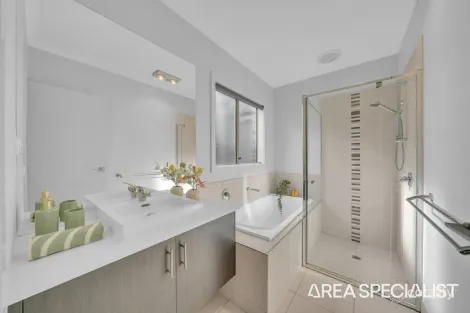 Property photo of 21 Allambee Drive Harkness VIC 3337