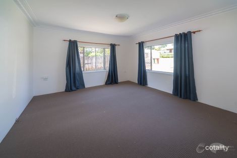 Property photo of 4 Allden Avenue Labrador QLD 4215