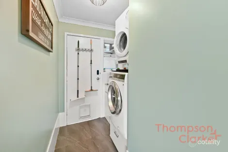 Property photo of 39 Benjamin Circle Rutherford NSW 2320