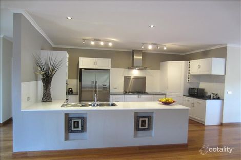Property photo of 25 Ballymoyer Mews Woodend VIC 3442
