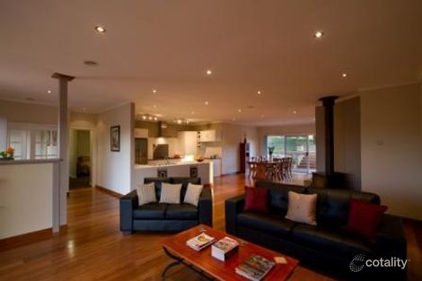 Property photo of 25 Ballymoyer Mews Woodend VIC 3442