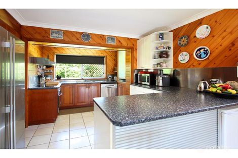 Property photo of 14 Edzell Place Carindale QLD 4152