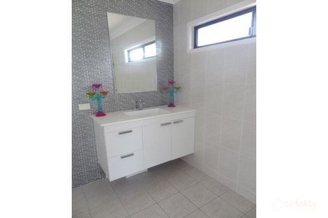 Property photo of 27 Ironbark Drive Emerald QLD 4720