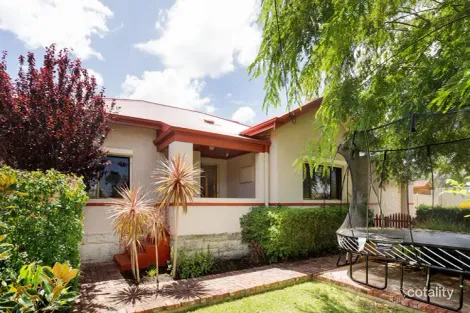 Property photo of 2D Rennie Crescent North Hilton WA 6163