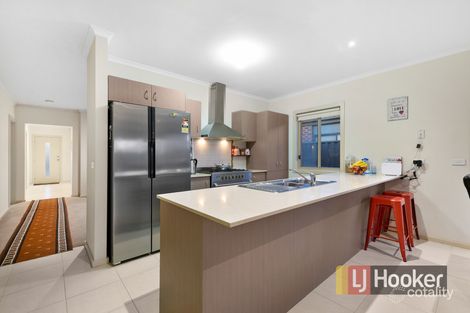 Property photo of 38 Pomegranate Way Pakenham VIC 3810