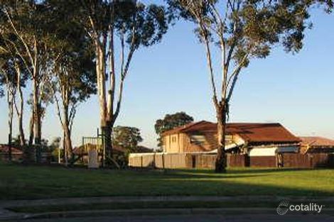 11 Lindum Pl, St Johns Park, NSW 2176