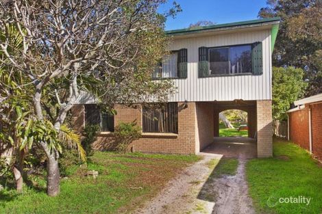 13 Lake St, North Avoca, NSW 2260