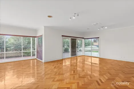 Property photo of 26 Berthon Crescent Hillside VIC 3037