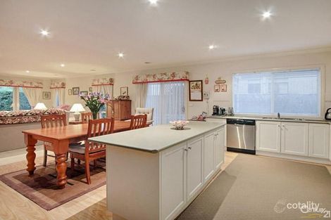 Property photo of 101 Oaklands Way Pakenham VIC 3810