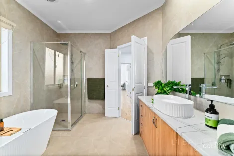 Property photo of 19 Parramatta Walk Craigieburn VIC 3064