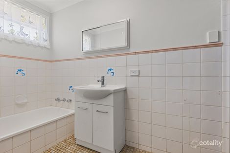 Property photo of 3 Karuna Court Morphett Vale SA 5162