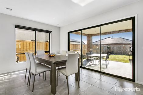 Property photo of 39 Deoro Parade Clyde North VIC 3978