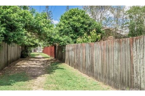 Property photo of 4/13 Bullimah Avenue Burleigh Heads QLD 4220