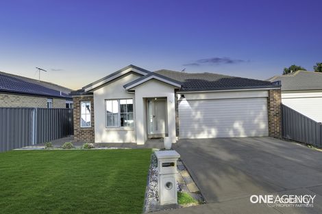 Property photo of 16 Romek Way Truganina VIC 3029