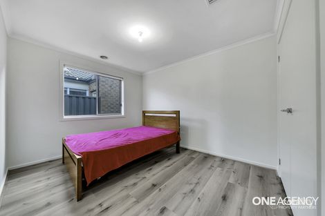 Property photo of 16 Romek Way Truganina VIC 3029