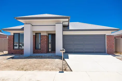 18 Techaven St, Delacombe, VIC 3356