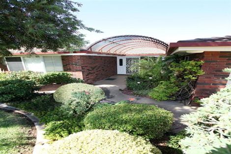 Property photo of 42 Henwood Avenue Kooringal NSW 2650