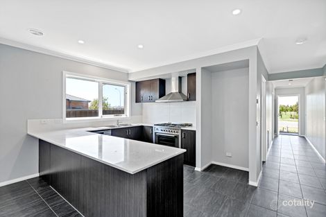 Property photo of 15 Marrone Boulevard Cranbourne East VIC 3977