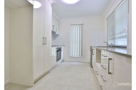 Property photo of 33/1 Emerald Place Bridgeman Downs QLD 4035