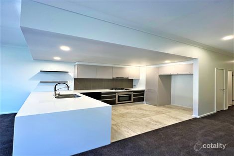 Property photo of 2044/3029 The Boulevarde Carrara QLD 4211