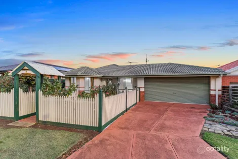 10 WEERONA WAY, MORNINGTON, VIC 3931