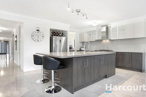 Property photo of 13 Eynesbury View Wollert VIC 3750