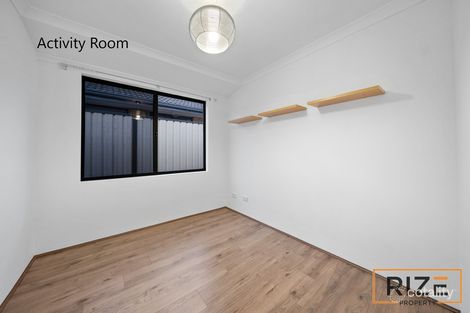 Property photo of 51 Shiralee Bend Carramar WA 6031