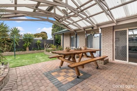 Property photo of 2 Fleming Court Seaford VIC 3198