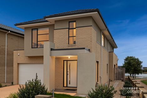Property photo of 14 Seabreezer Place Point Cook VIC 3030