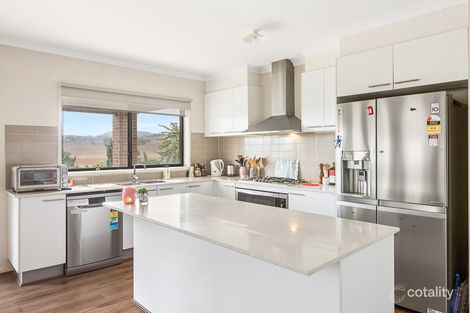Property photo of 10 Epsom Close Bacchus Marsh VIC 3340