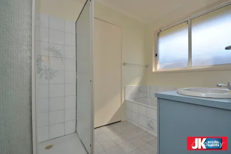 Property photo of 26 Oriole Drive Werribee VIC 3030