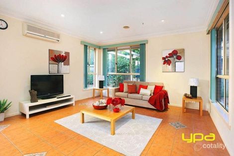 Property photo of 1 Strzelecki Court Taylors Lakes VIC 3038