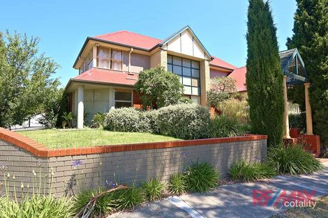 2 Dyson Dr, Lynbrook, VIC 3975