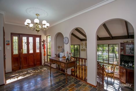 Property photo of 16 Maxine Court Lesmurdie WA 6076