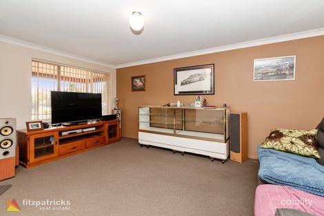 Property photo of 32 Simkin Crescent Kooringal NSW 2650