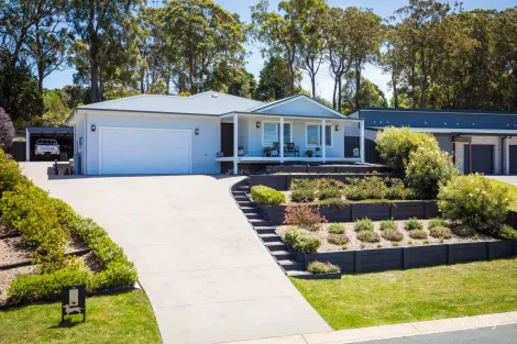16 Shearwater Ct, Tura Beach, NSW 2548