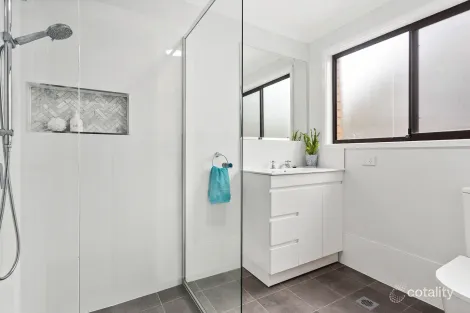 Property photo of 1/21 Grove Circuit Lake Illawarra NSW 2528