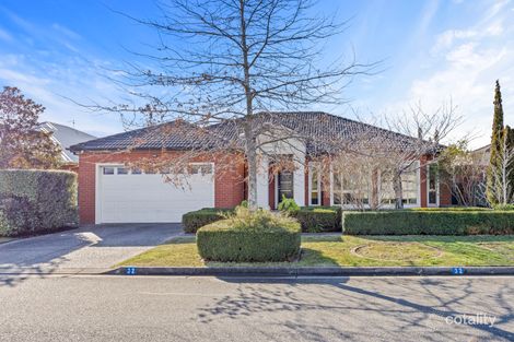 32 St Chester Ave, Lake Gardens, VIC 3355