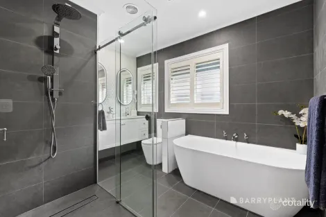 Property photo of 11 Jenolan Way South Morang VIC 3752