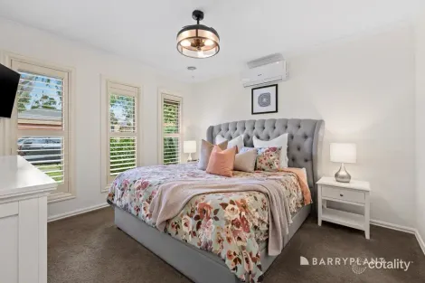 Property photo of 11 Jenolan Way South Morang VIC 3752